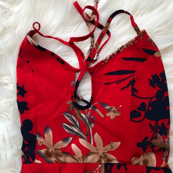 Red hot keyhole tie back maxi dress! - Picture 8 of 8